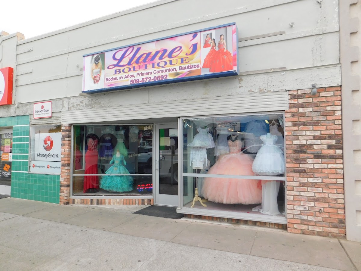 Fachada de Llane's Boutique en el centro de Pasco